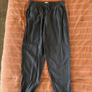 Everlane Gray Cropped Pants in Buttersmooth